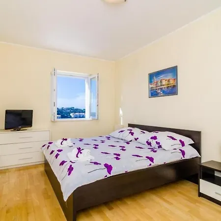 Nikos Sea View - Two Bedroom With Balcony And Sea View